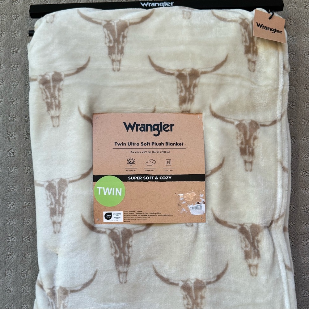 Wrangler Steer Plush Throw Blanket